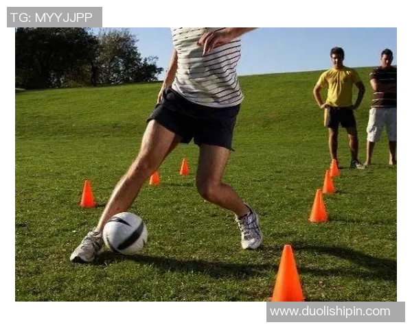 跟着球星一起练习足球 技巧提升不止一点点