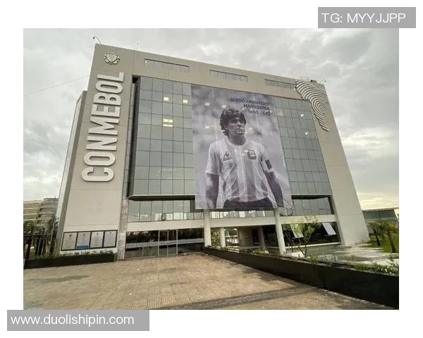 足坛巨星相继辞世缅怀他们的辉煌与永恒传奇